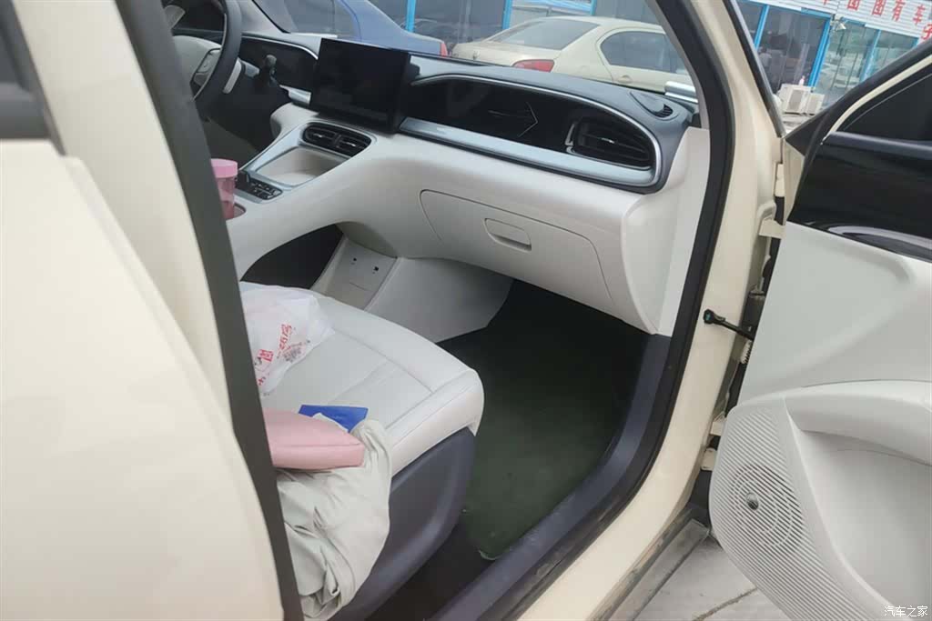 Geely Xingyuan, 2024 8