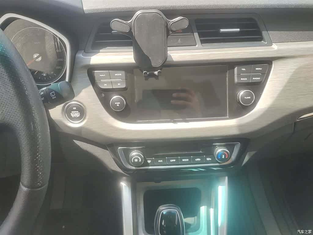 Geely X3, 2019 13
