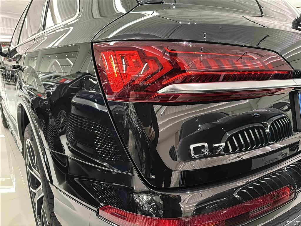 Audi Q7, 2024 13