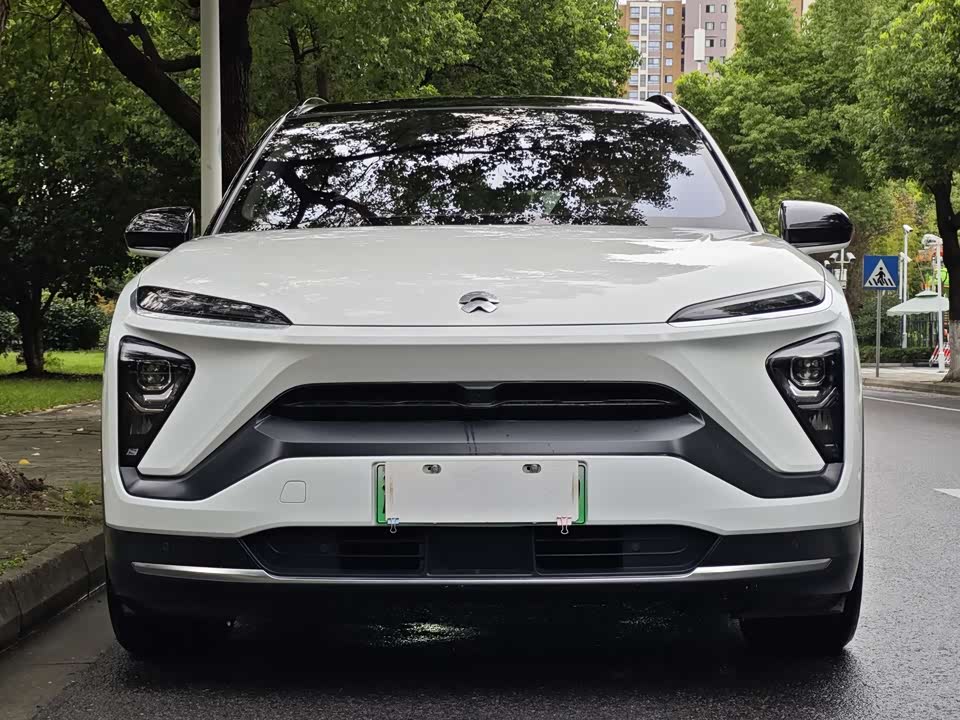 NIO ES6