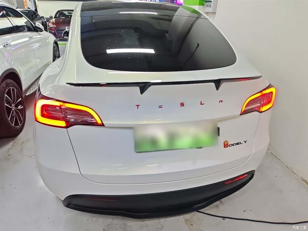 Tesla Model Y, 2023 6