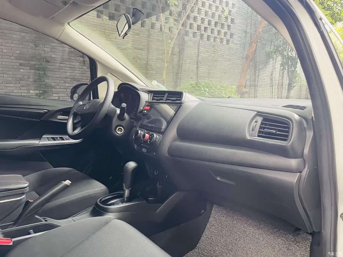 Honda Fit, 2016 6