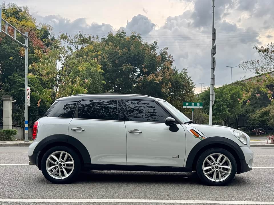 MINI COUNTRYMAN