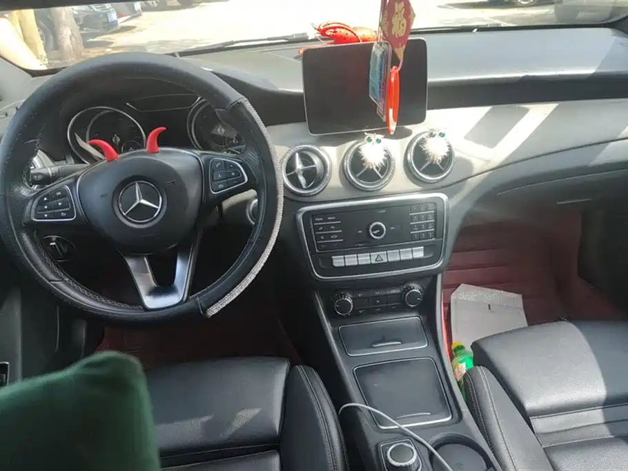 Mercedes-Benz CLA