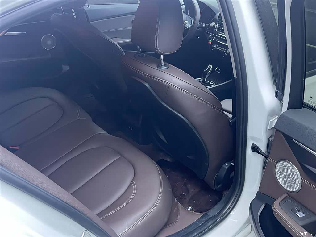 BMW 1 Series, 2022 11