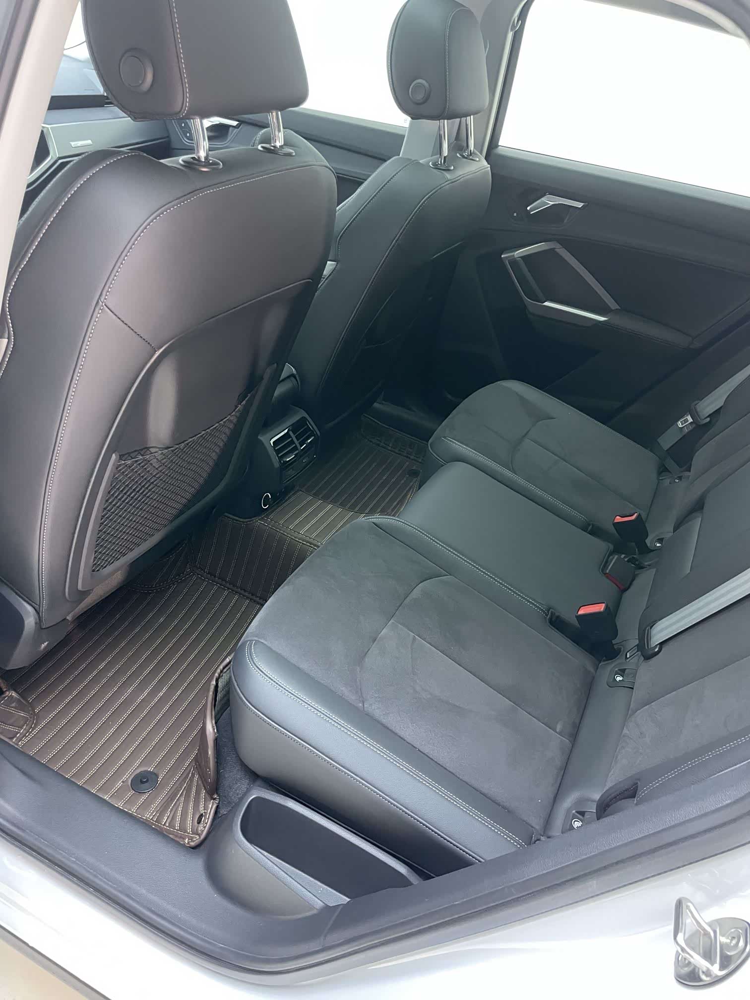 Audi Q3, 2022 10
