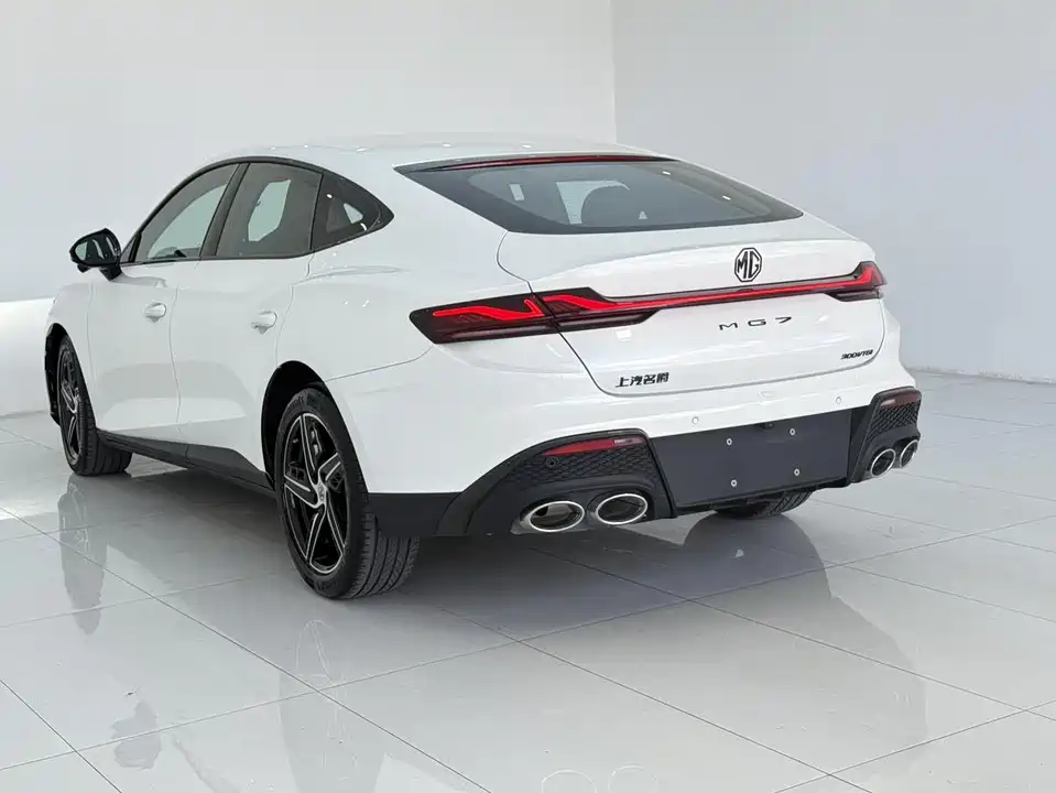 MG MG7