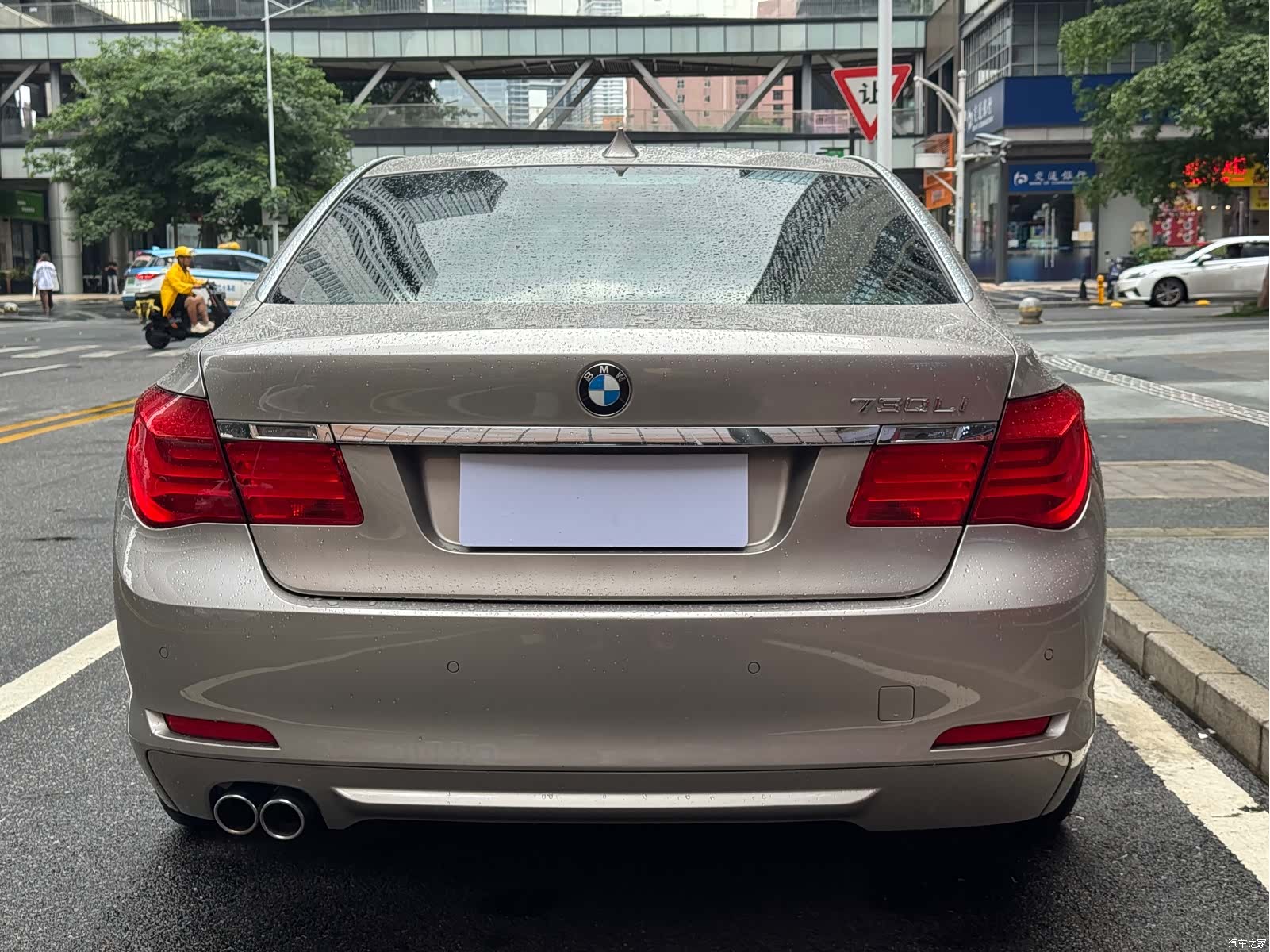 BMW 7 Series, 2011 9