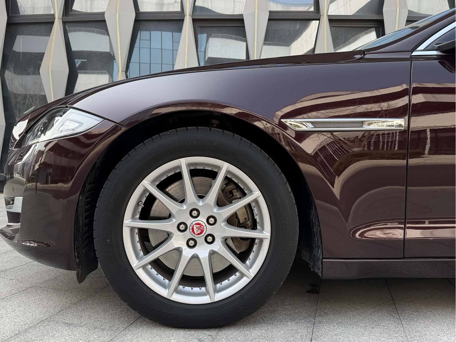 Jaguar XJ, 2018 4