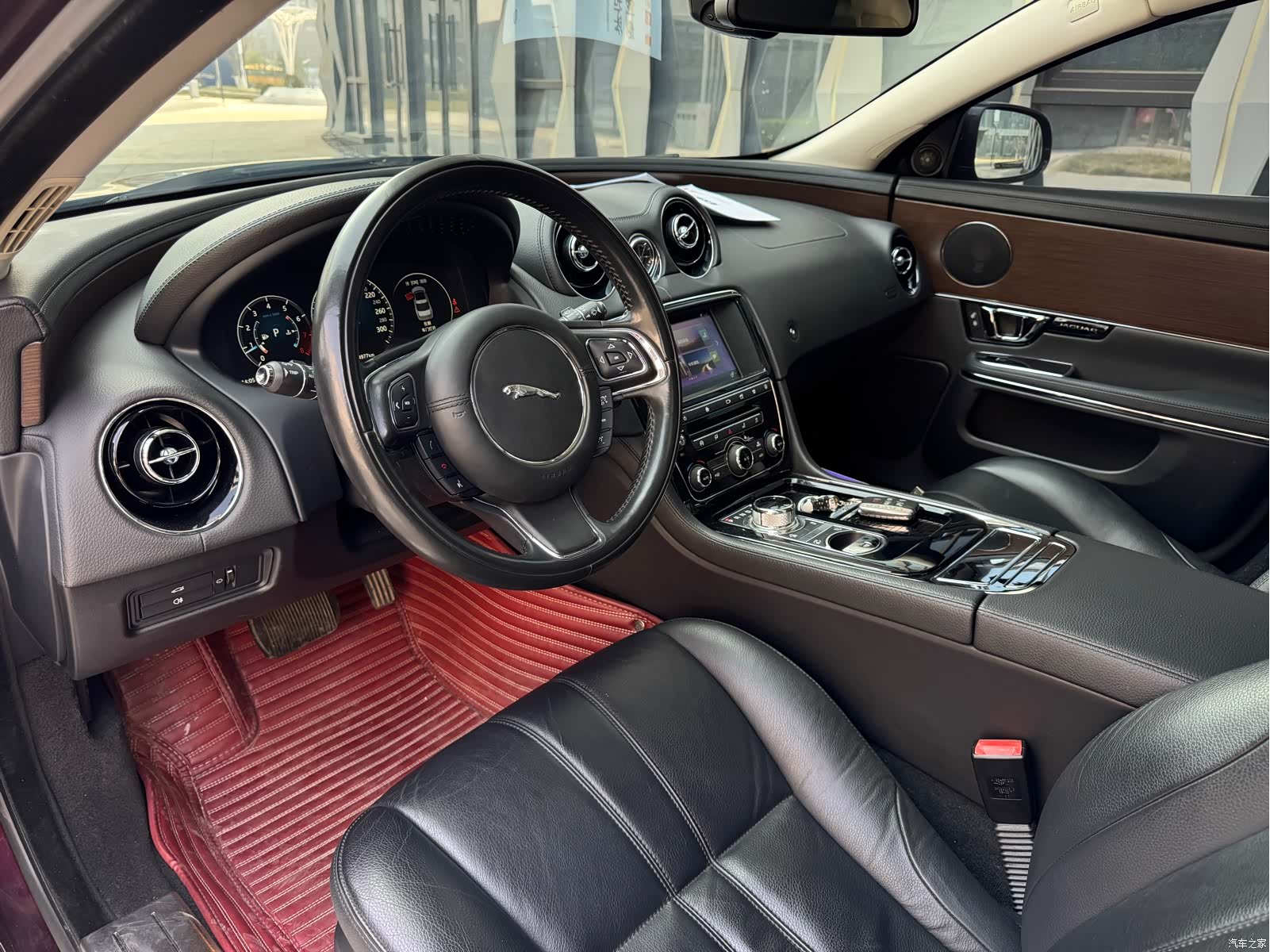 Jaguar XJ, 2018 9