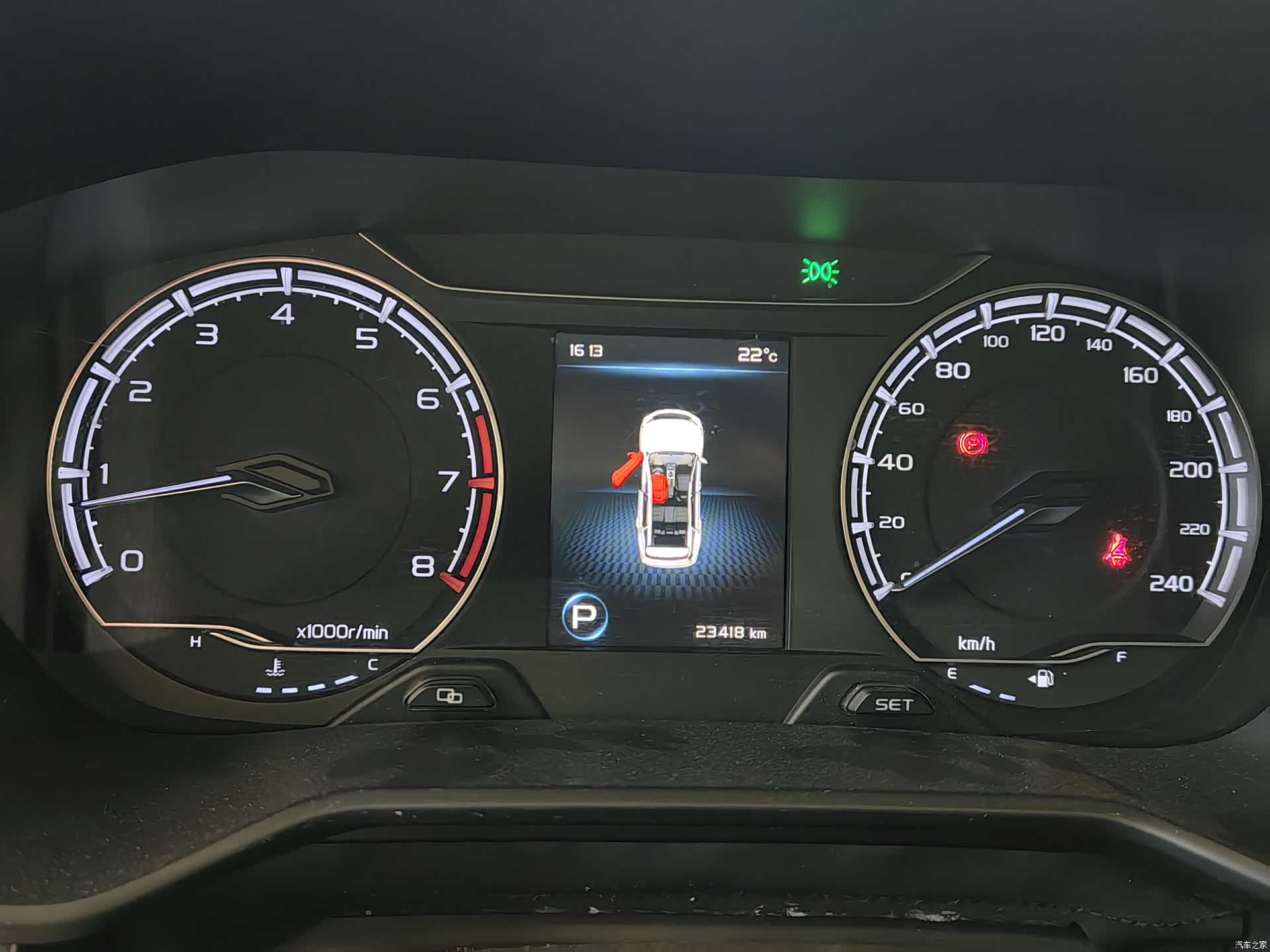 Geely X6, 2022 11