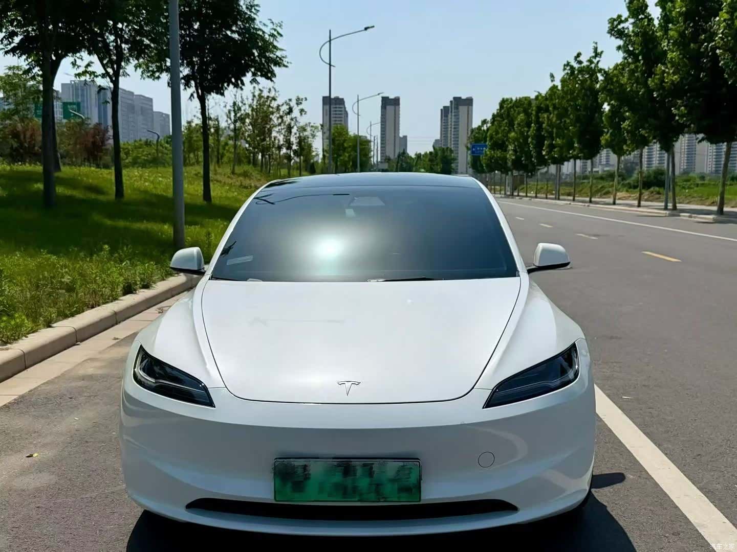 Tesla Model 3, 2025 3