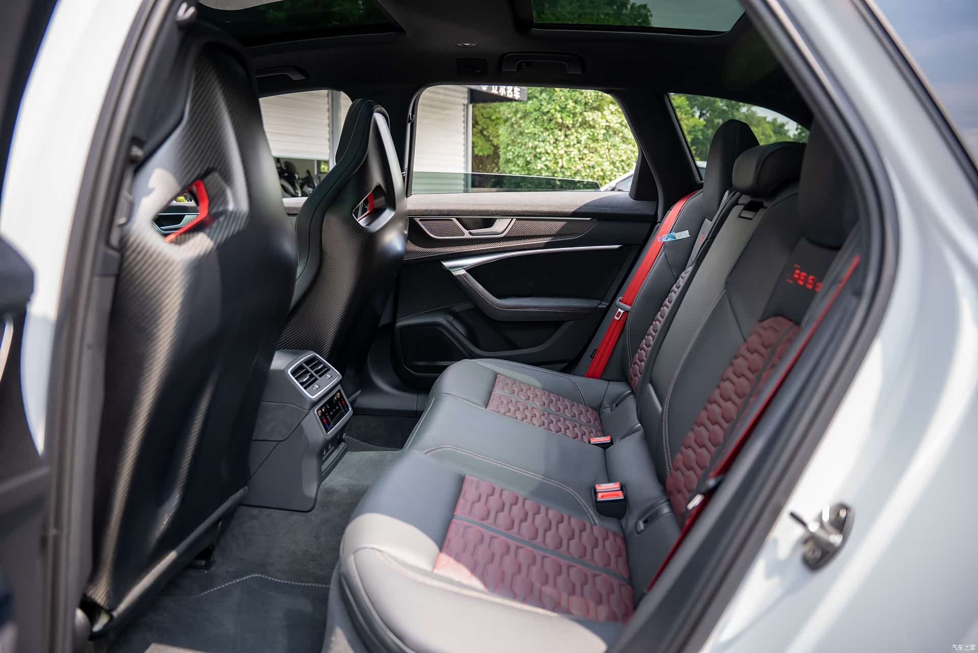 Audi RS, 2025 16