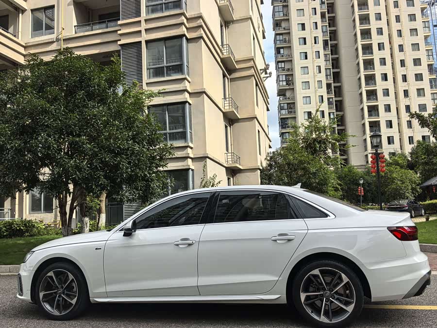 Audi A4L 2021, фото 14