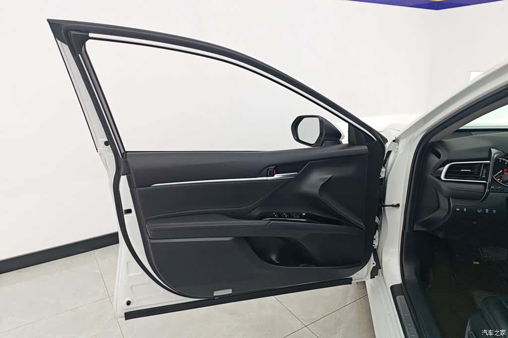 Toyota Camry, 2021 7