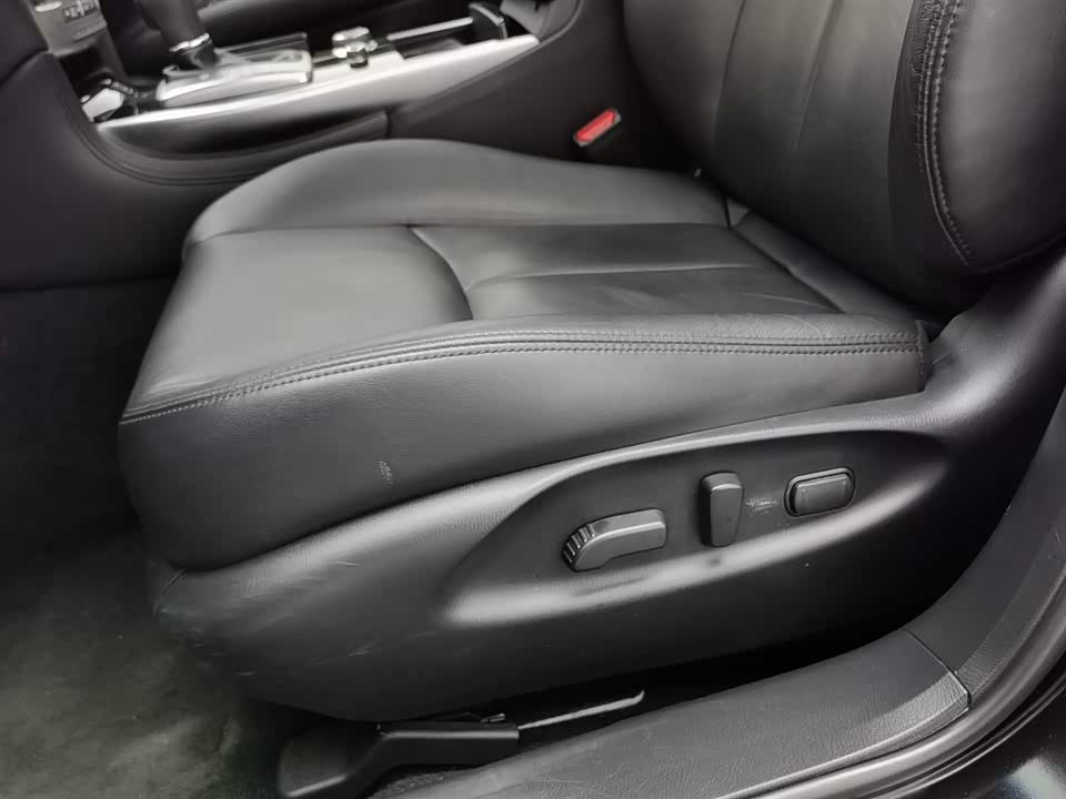 Infiniti Q70 Infiniti Q70