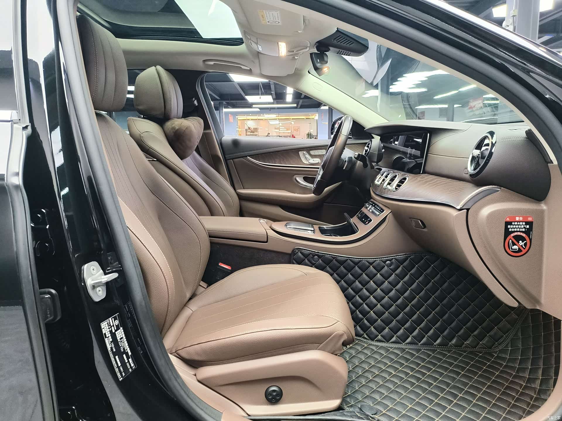 Mercedes-Benz E-Class, 2023 4