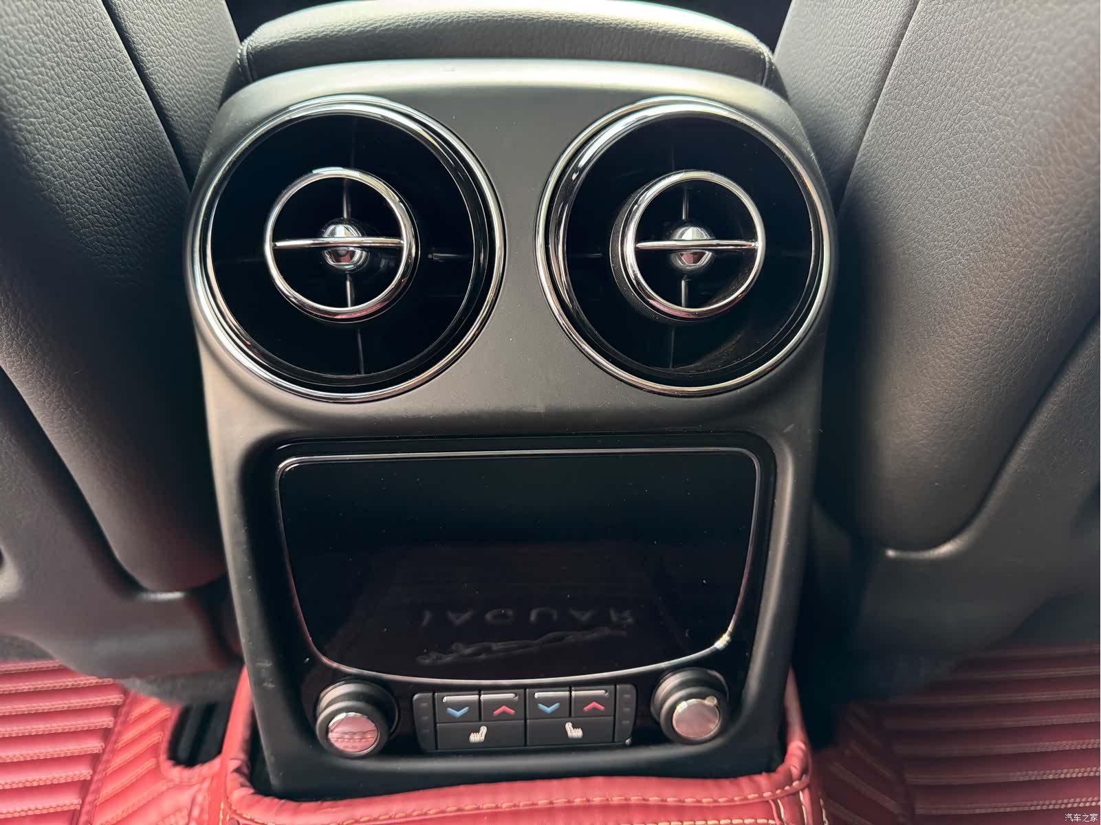 Jaguar XJ, 2018 13