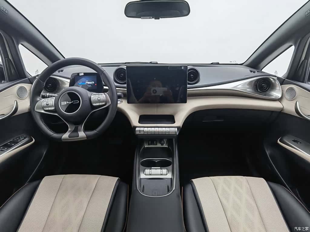 BYD Dolphin, 2023 все фото