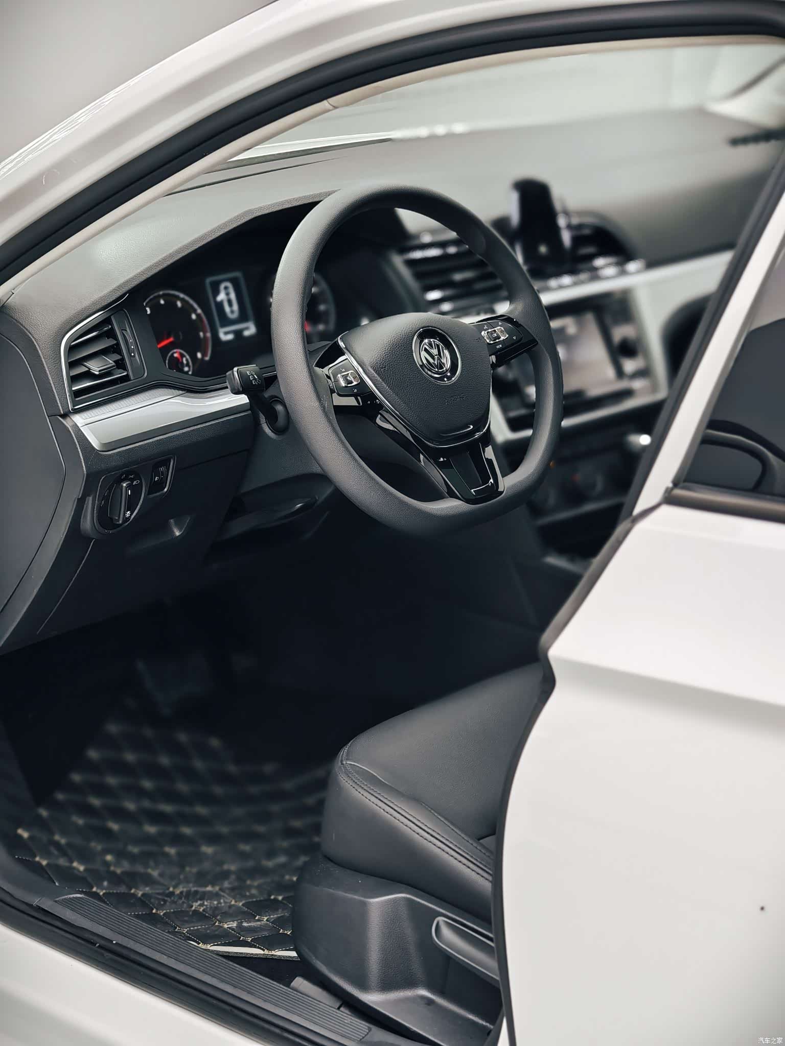 Volkswagen Lamando, 2020 10