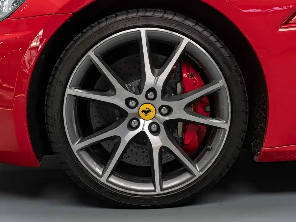 Ferrari California T