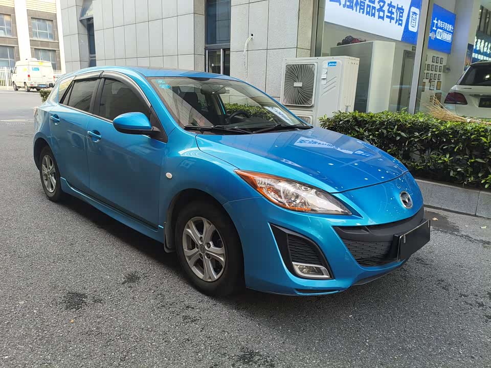 Mazda 3 star Cheng