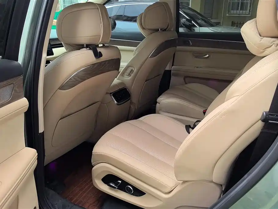 AITO Ask the world M7