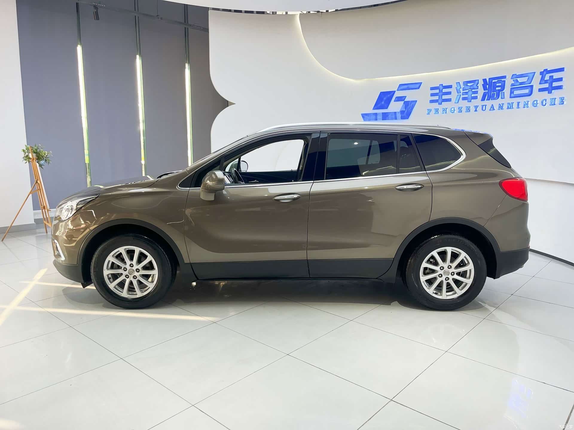 Buick Envision Plus, 2017 3