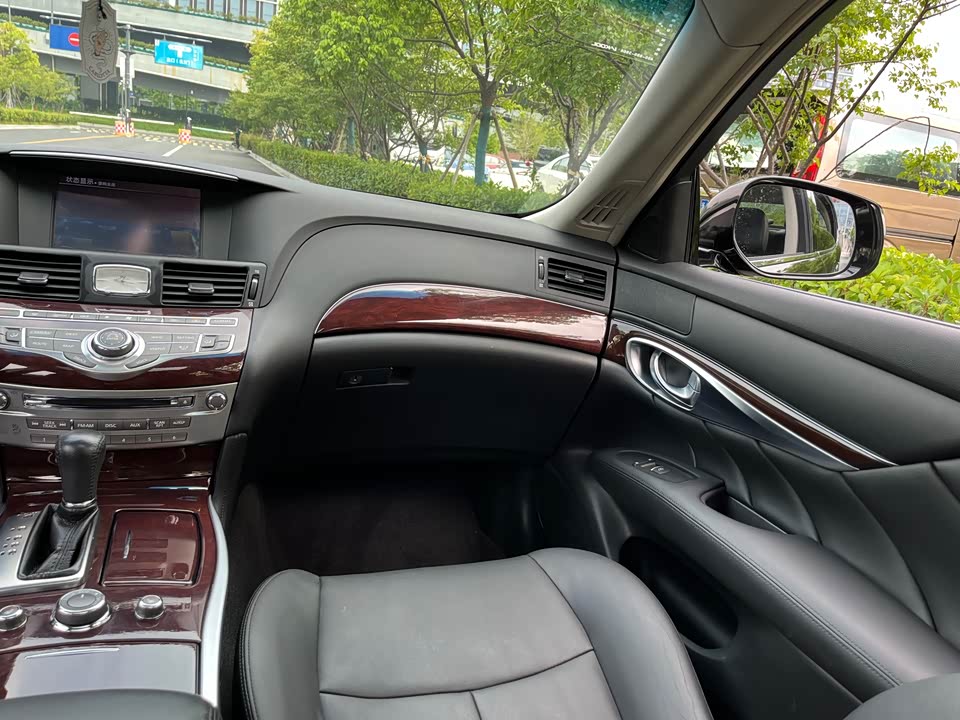 Infiniti Q70 Infiniti Q70