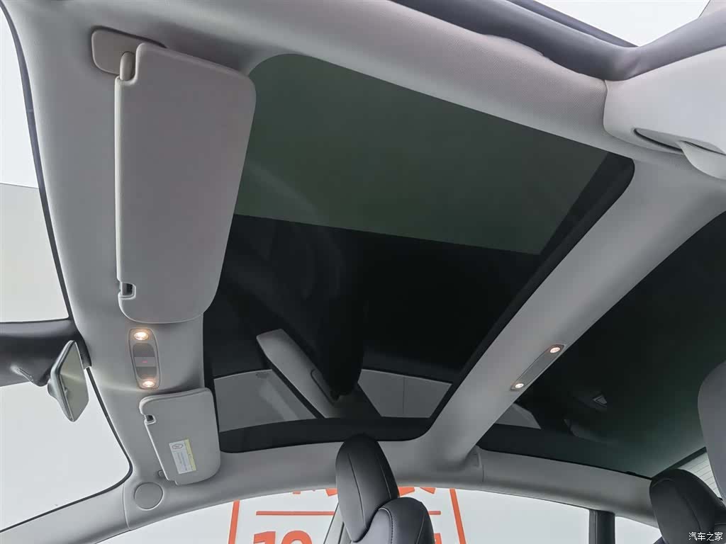 Tesla Model 3, 2023 14