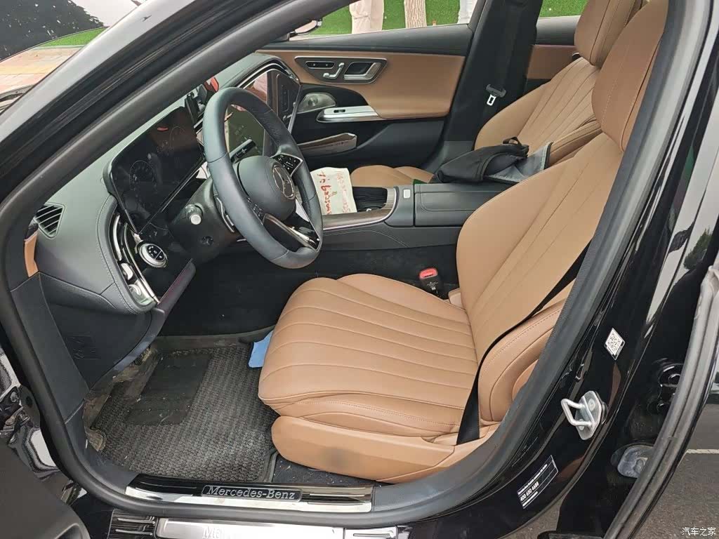 Mercedes-Benz E-Class, 2024 8