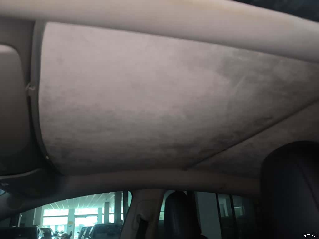 Tesla Model Y, 2024 18