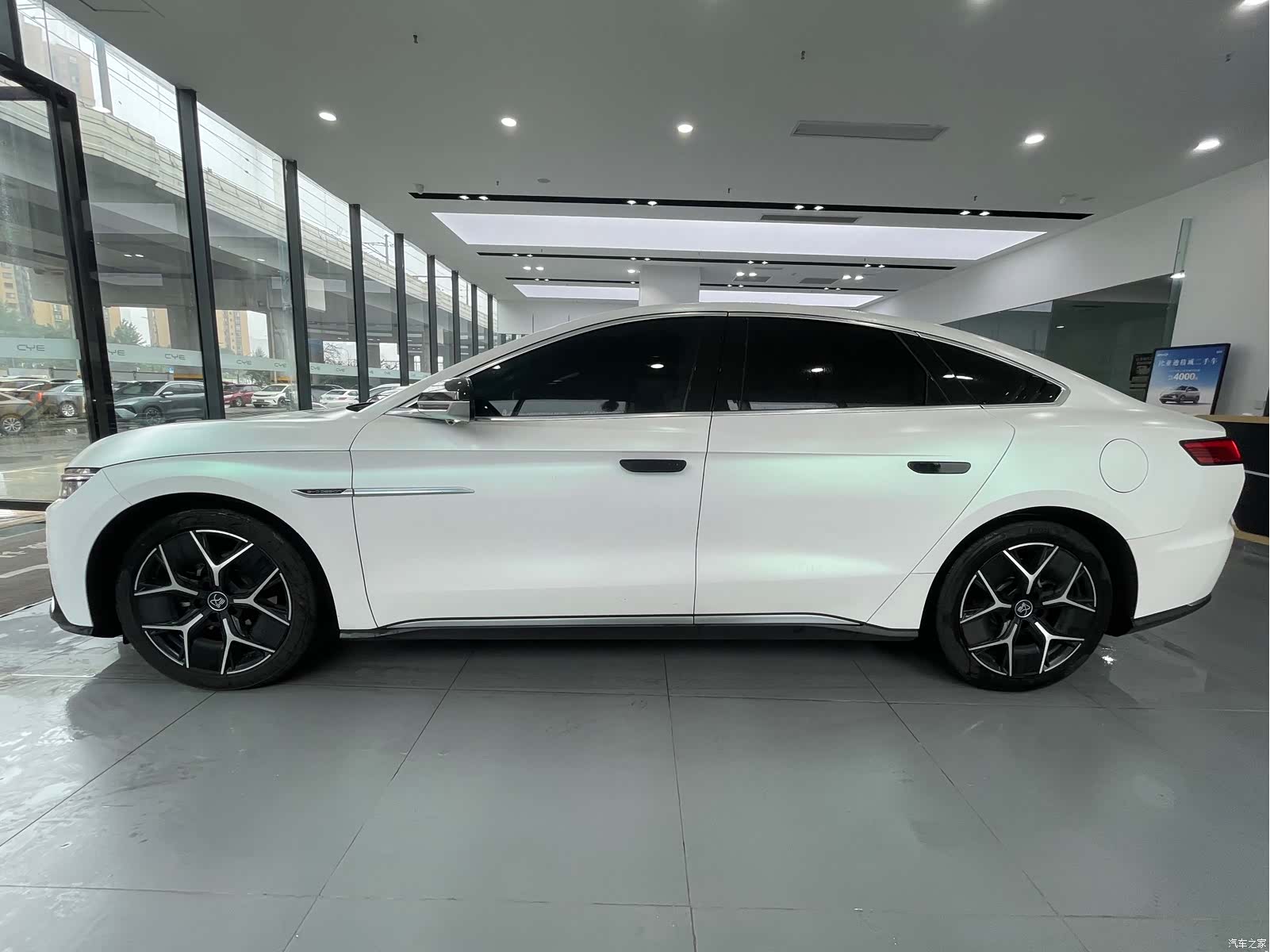 BYD Han, 2022 4