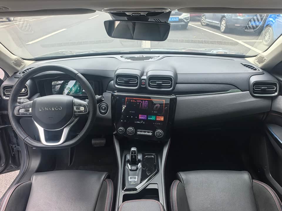 Lynk & Co 02