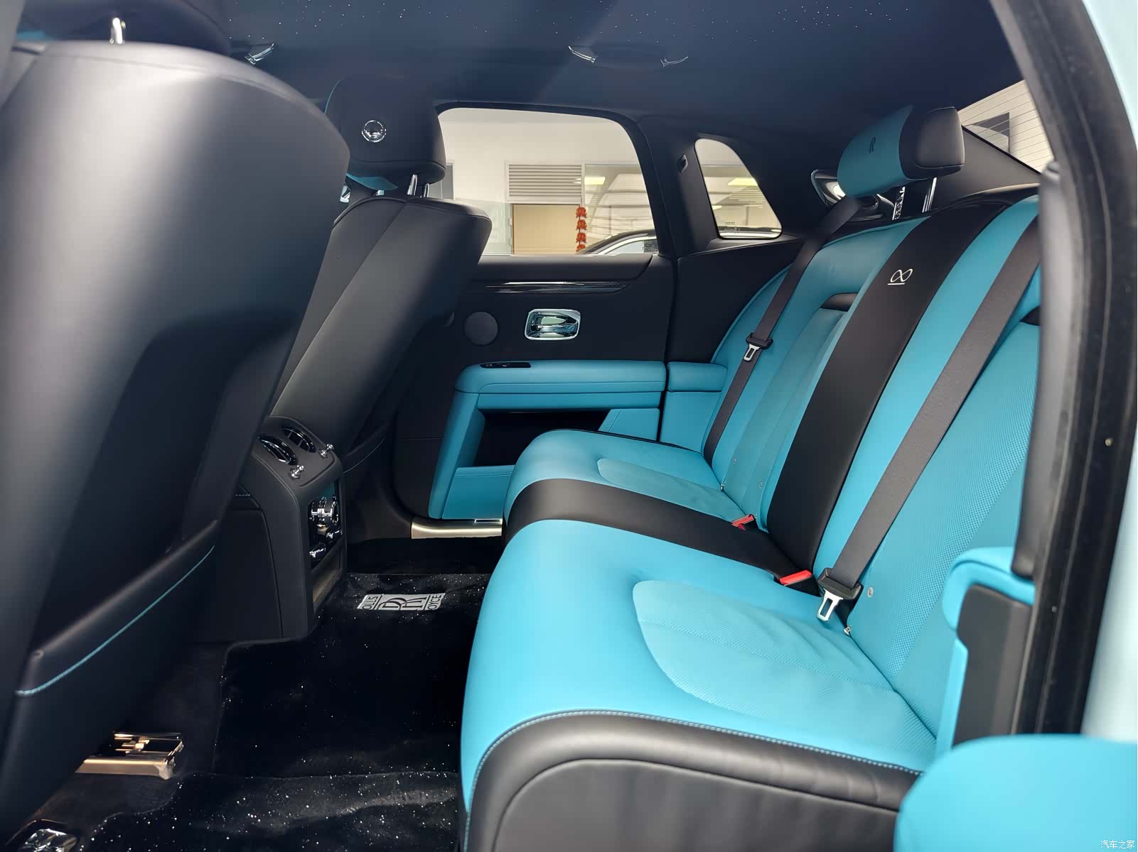Rolls-Royce Ghost, 2023 7