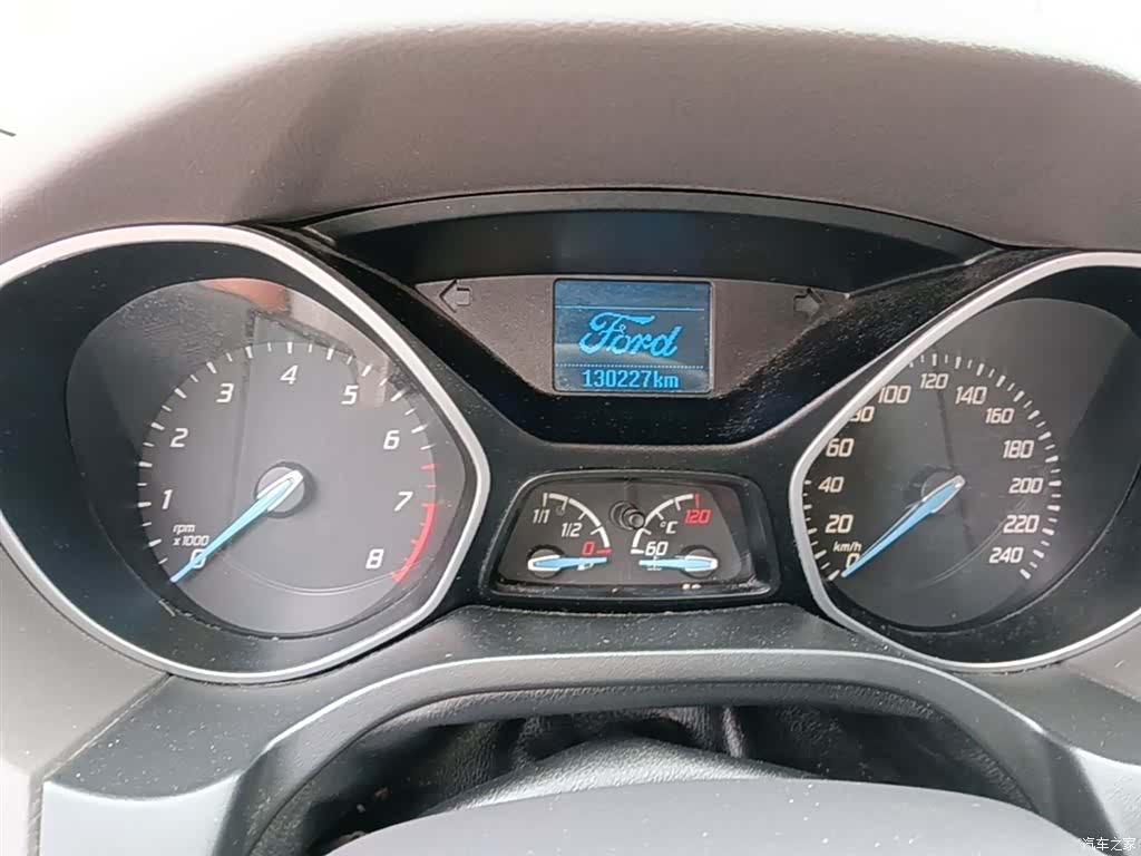 Ford Focus, 2015 12