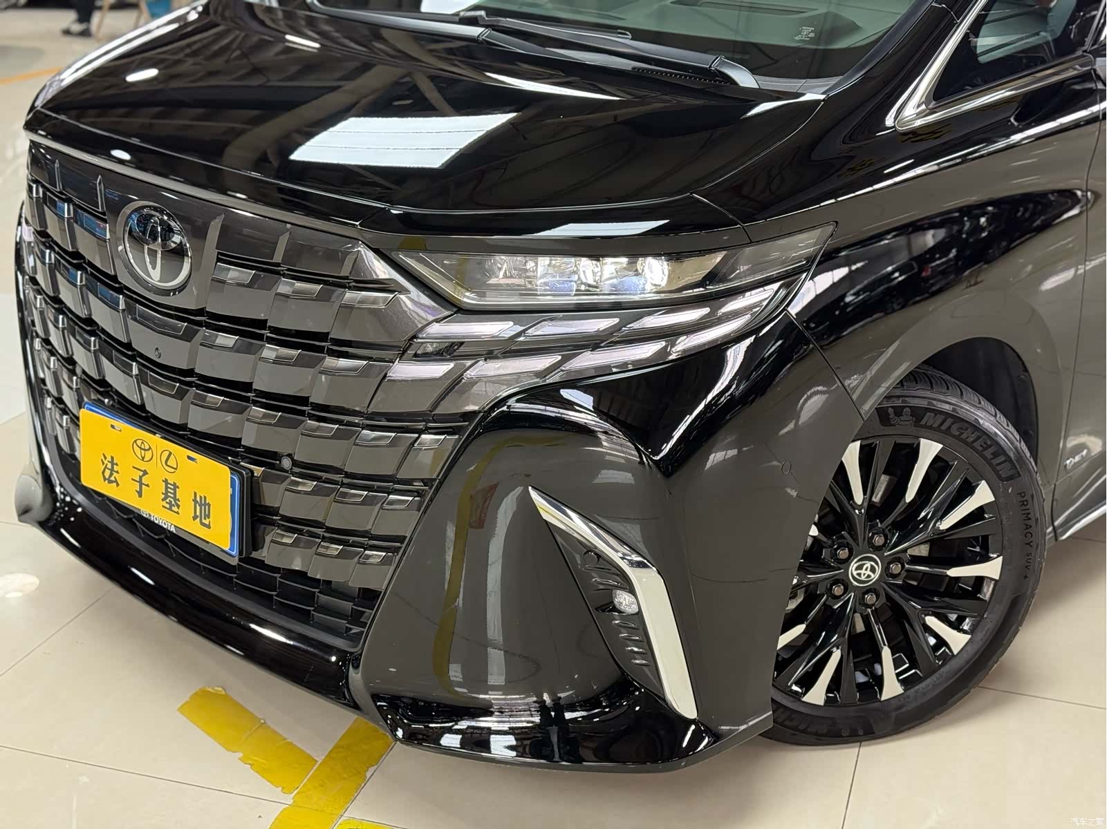 Toyota Alphard, 2023 4