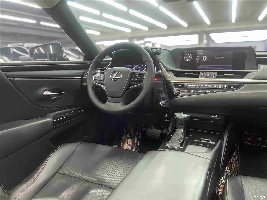 Lexus ES, 2019 13