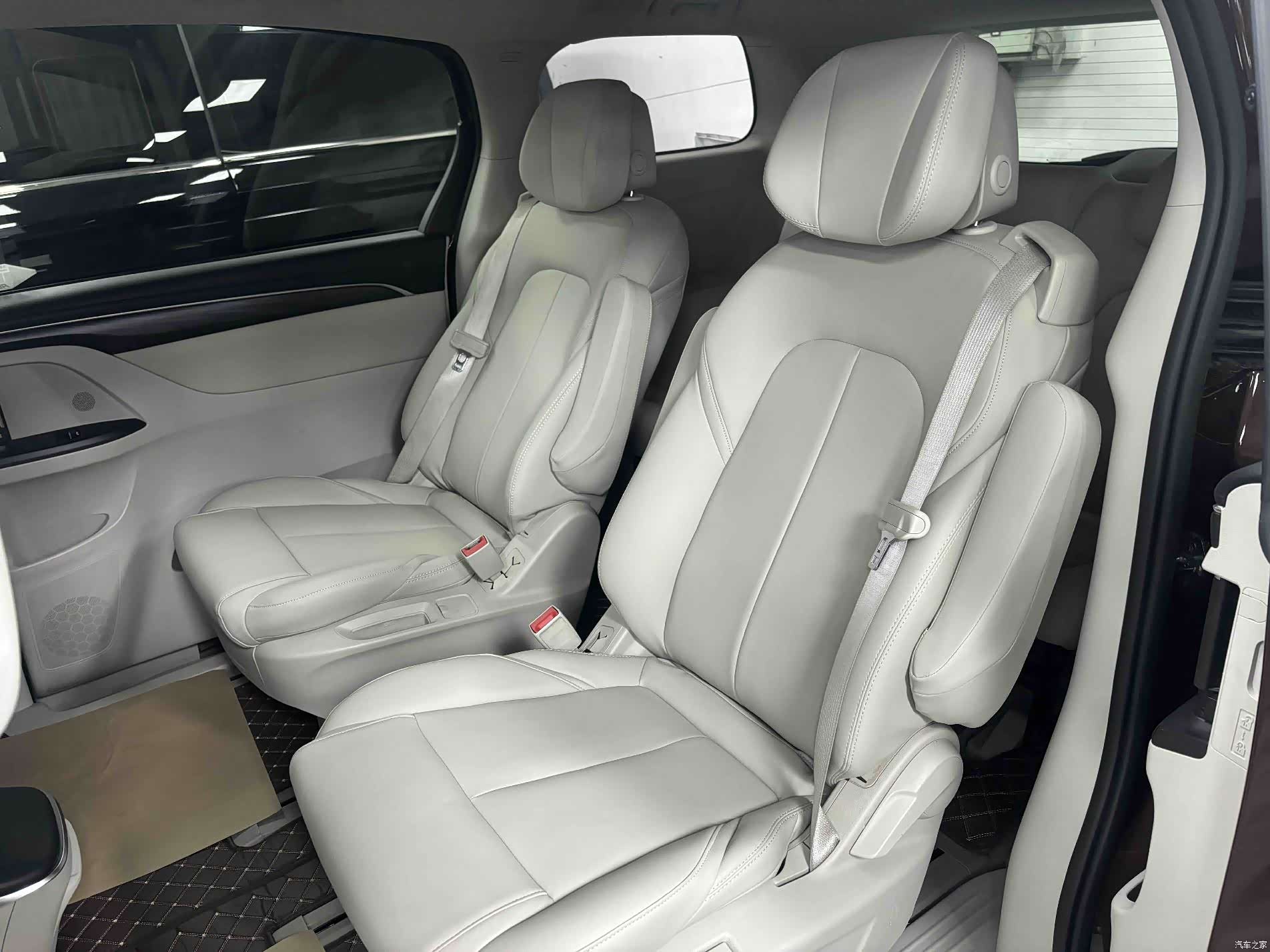 Buick GL8, 2023 13
