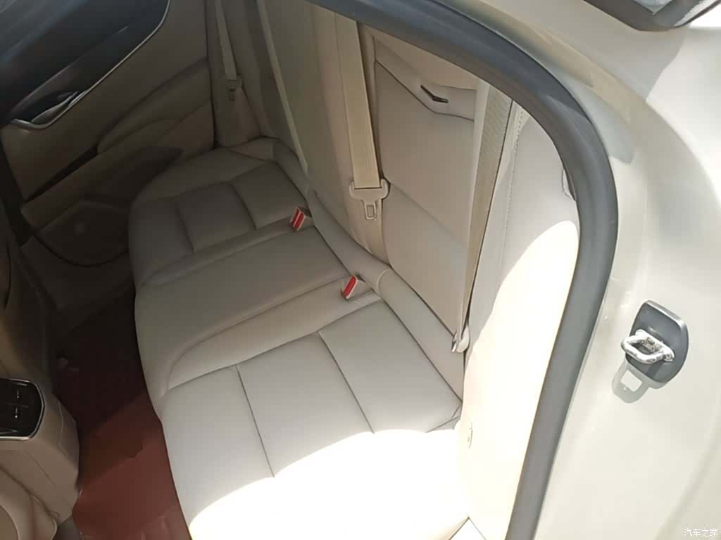 Cadillac XTS, 2014 13