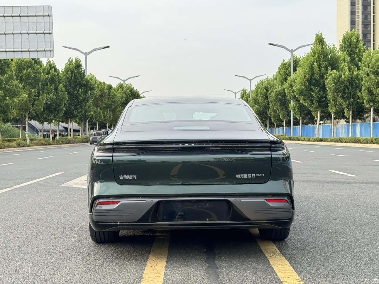 Geely 8, 2025 8