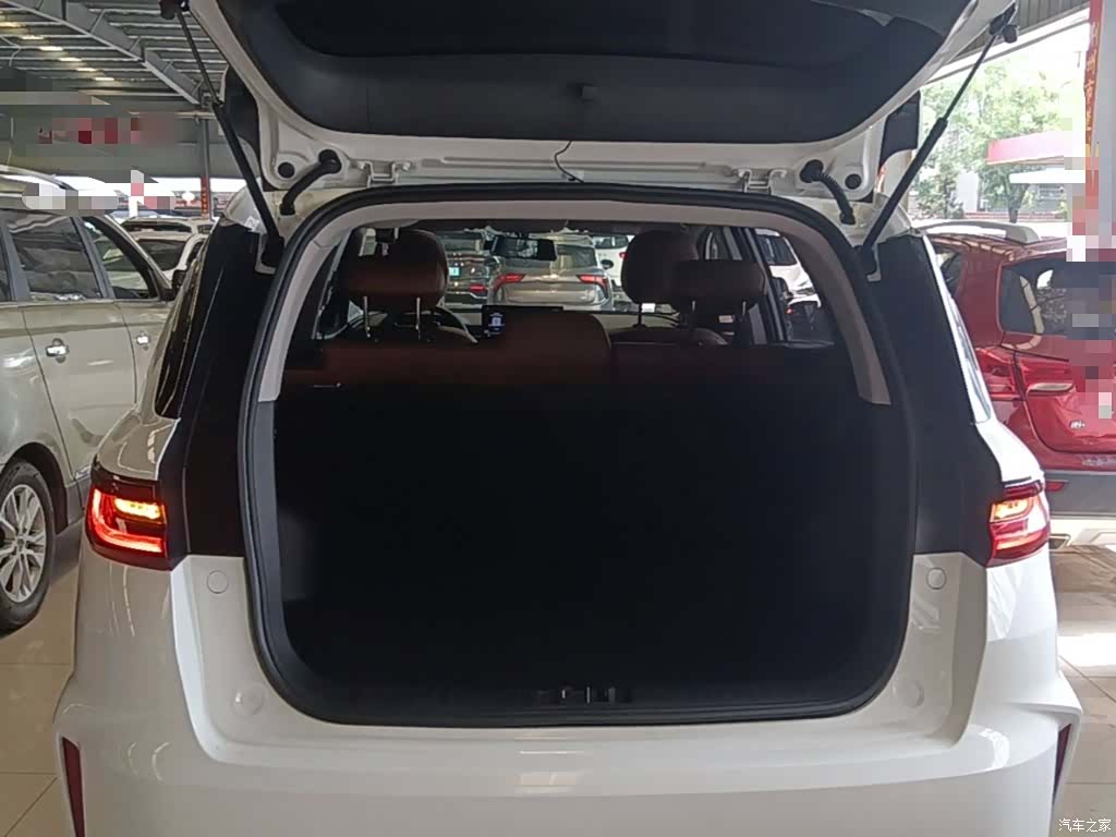 Geely X6, 2024 15