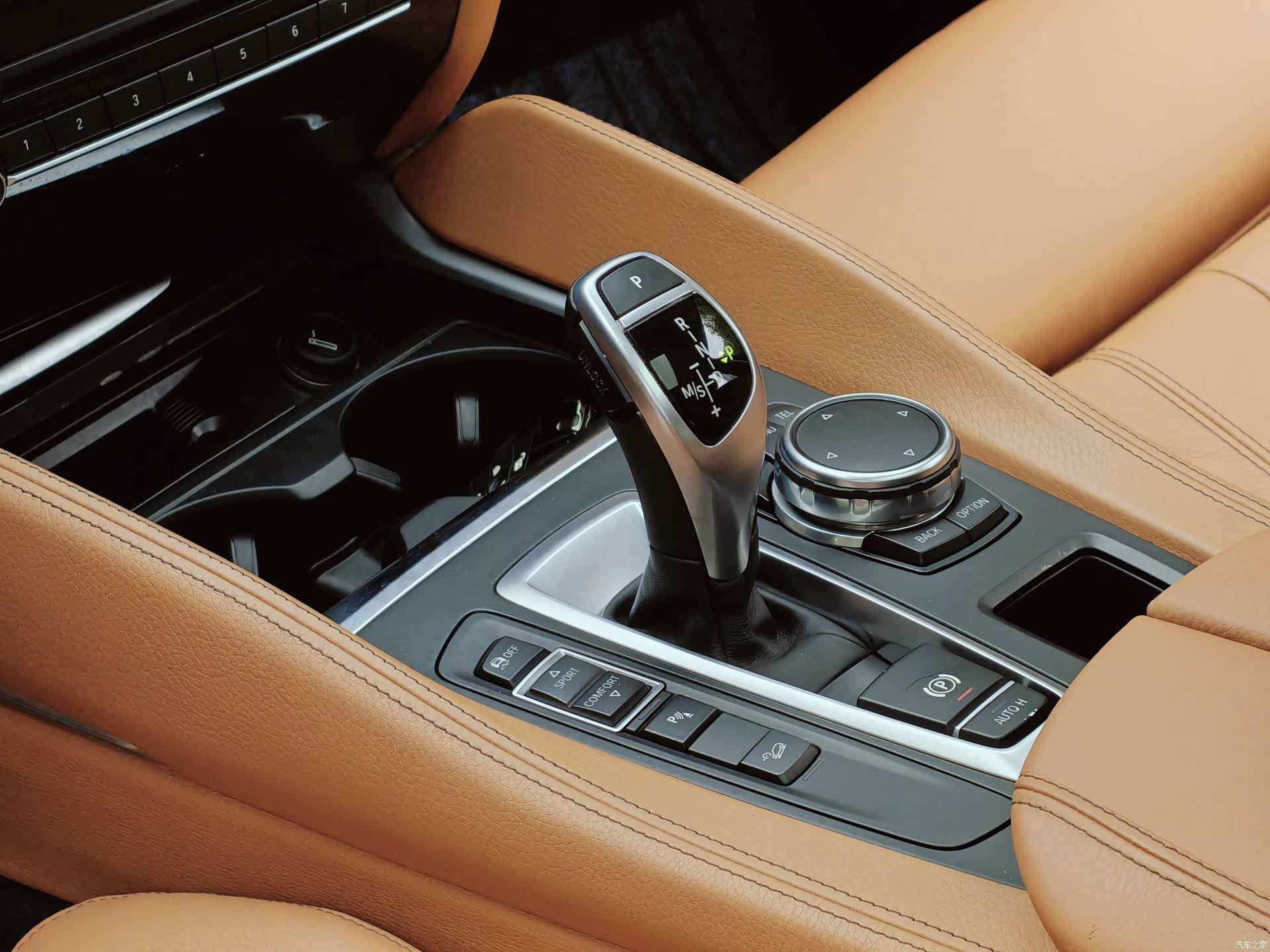 BMW X6, 2017 10