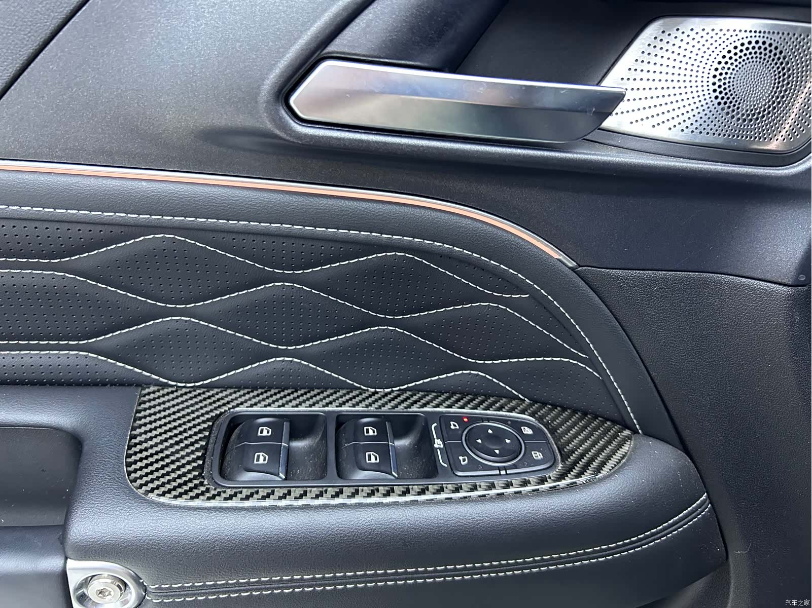 Tank 300, 2023 12