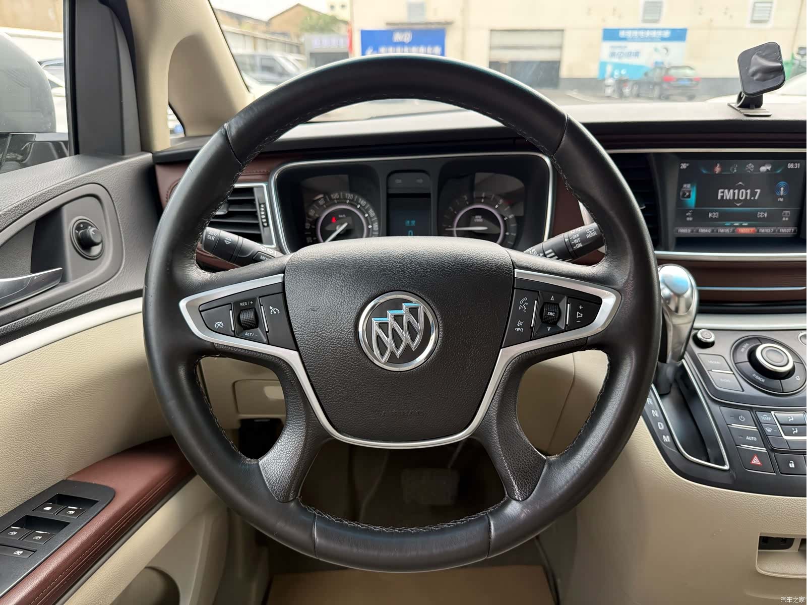 Buick GL8, 2017 6
