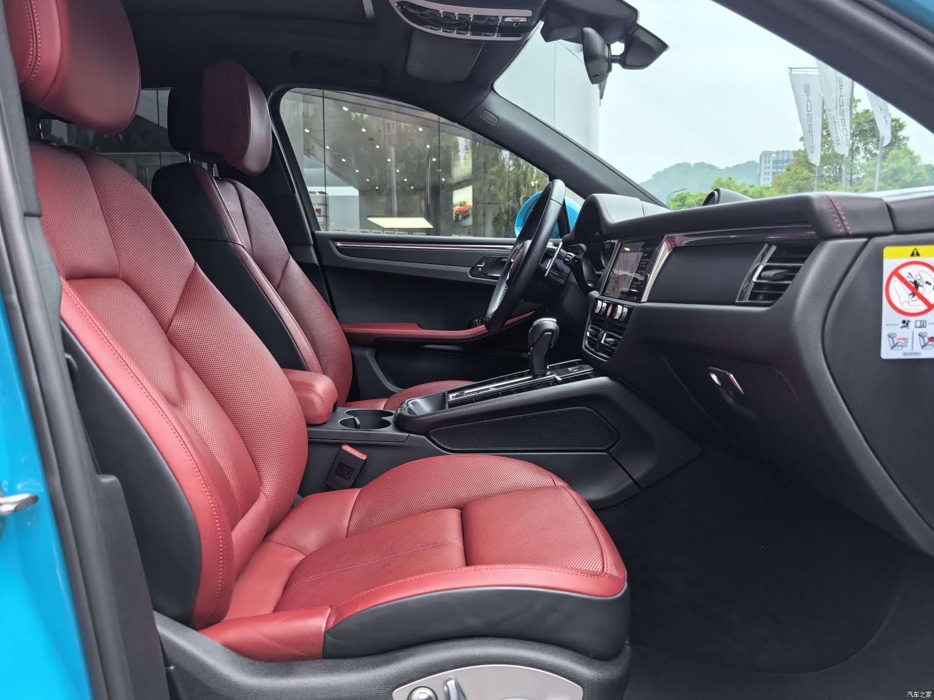 Porsche Macan, 2023 11