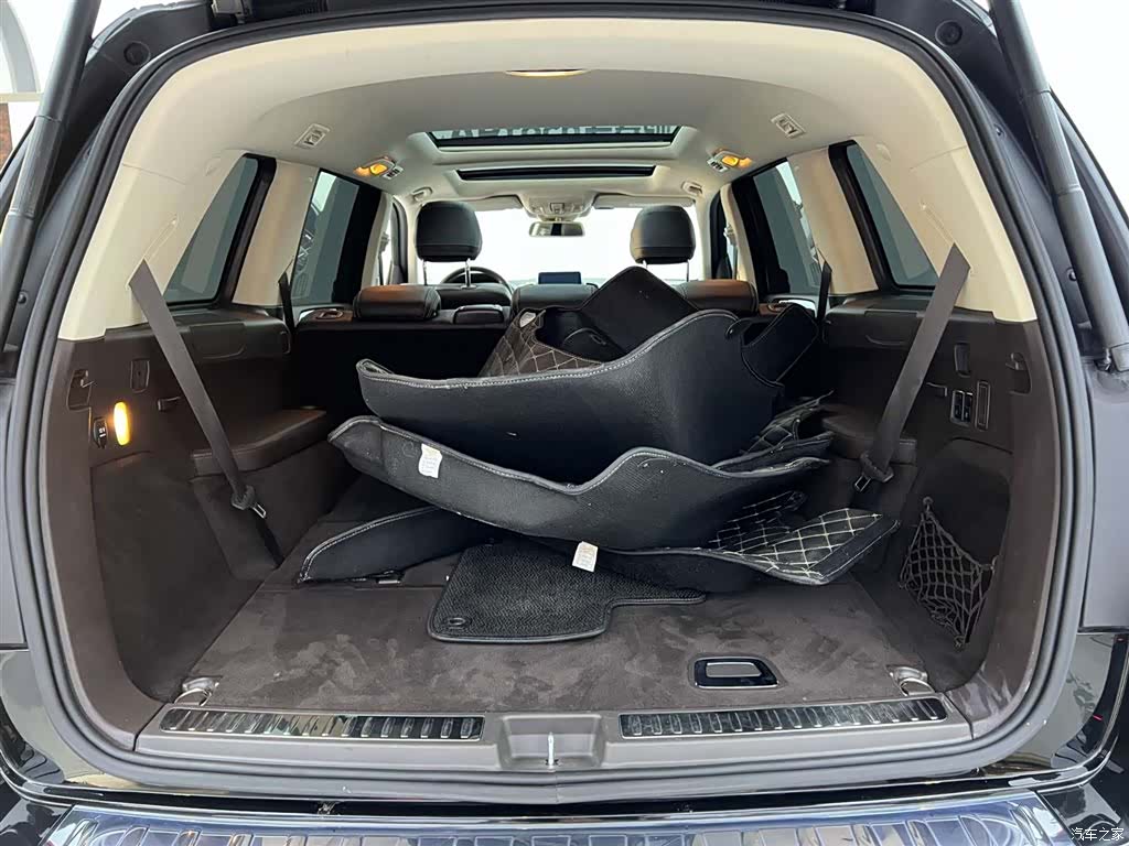 Mercedes-Benz GLS, 2018 13