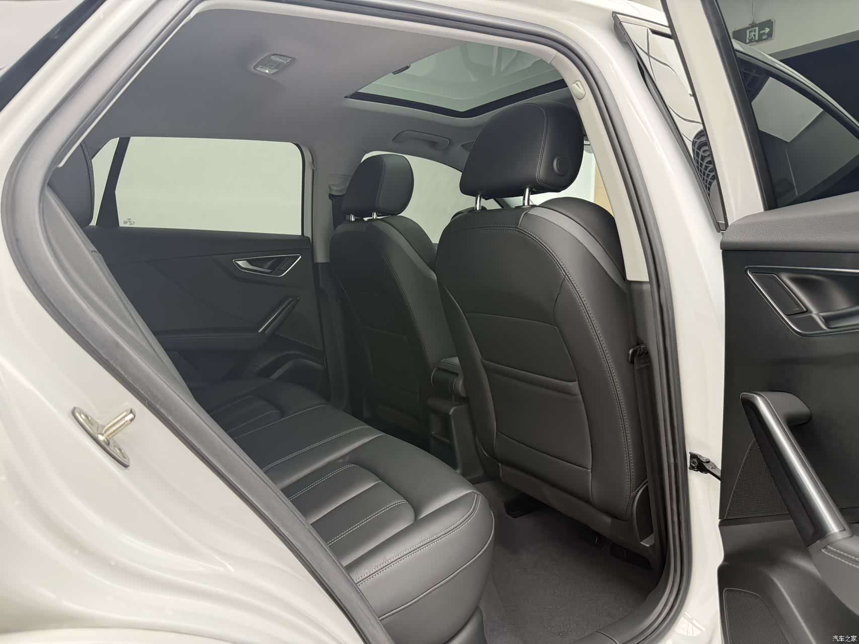 Audi Q2L, 2022 22