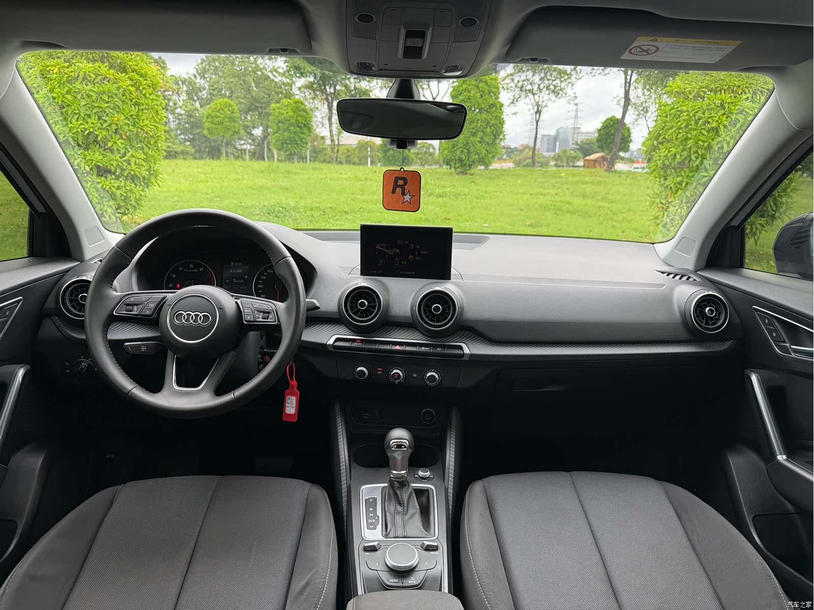 Audi Q2L, 2019 9