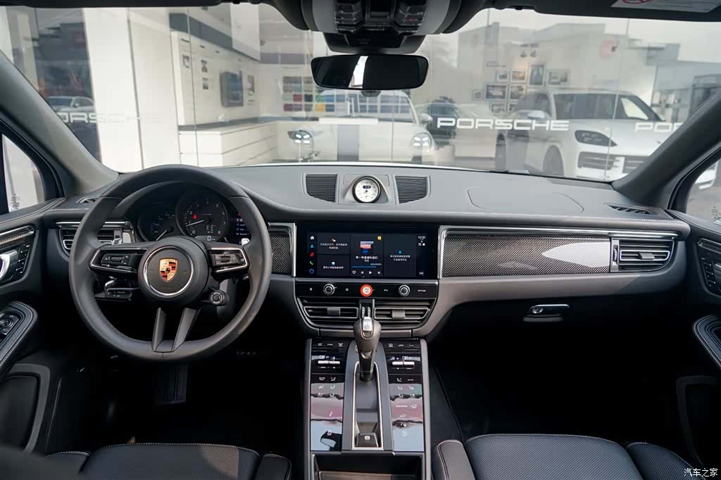 Porsche Macan, 2025 11